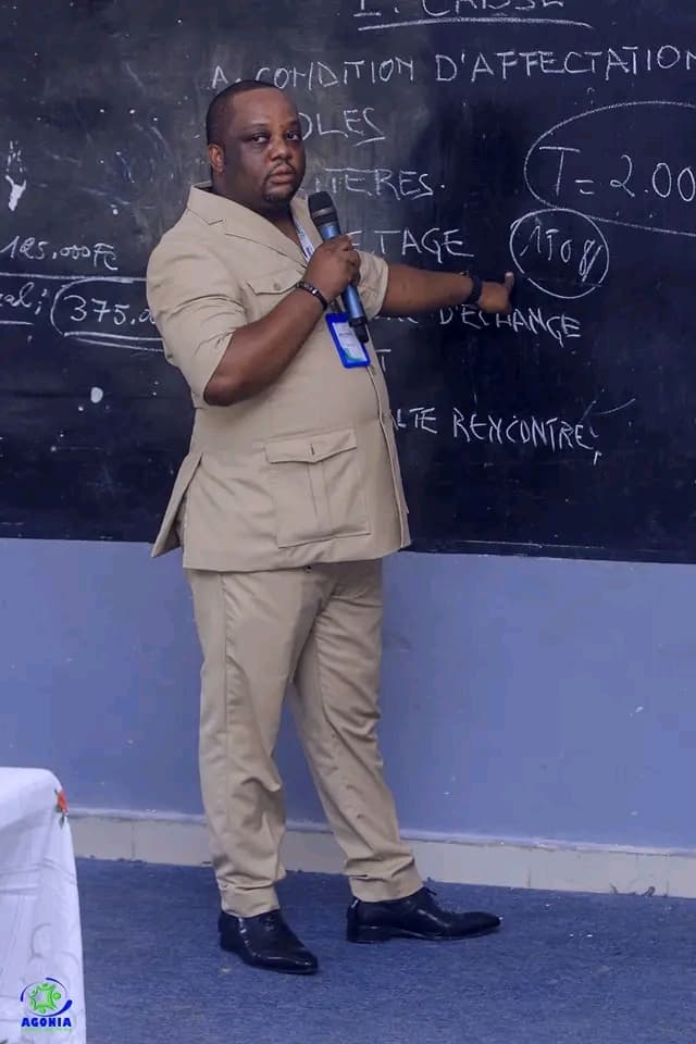 Formateur AGONIA durant une session